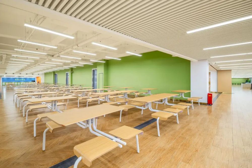 上海由由世紀廣場B1美食城